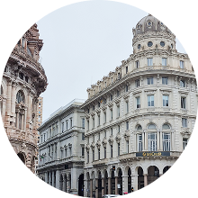 사보나 항구의 이탈리아 지중해 연안 도시 풍경